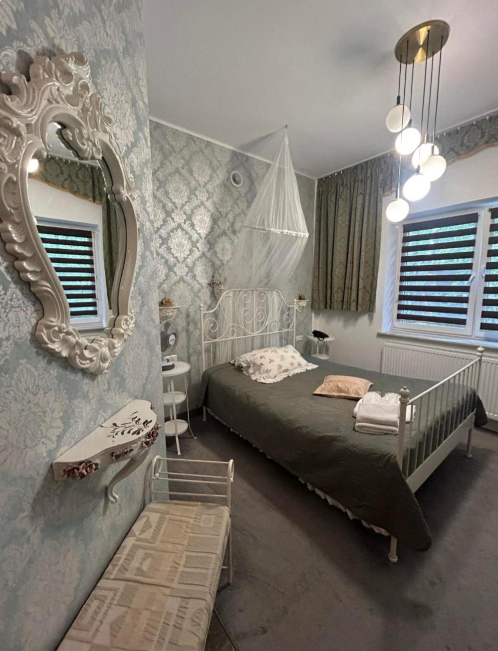 Hotel Villa Hubertus Кутно Экстерьер фото