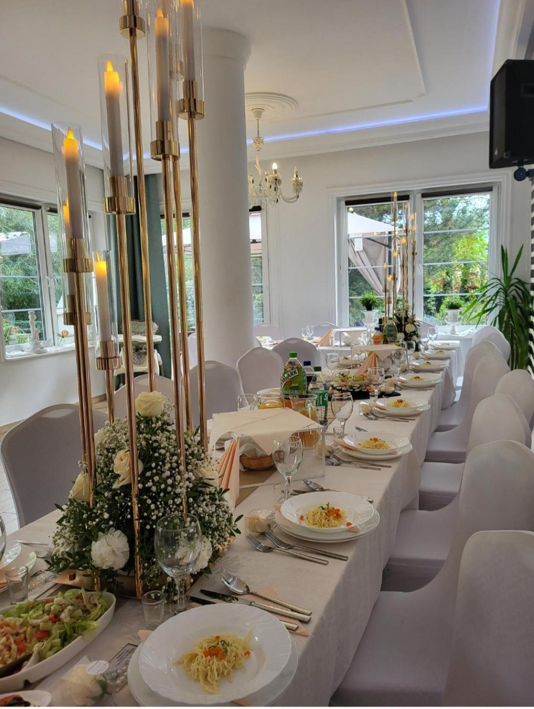Hotel Villa Hubertus Кутно Экстерьер фото