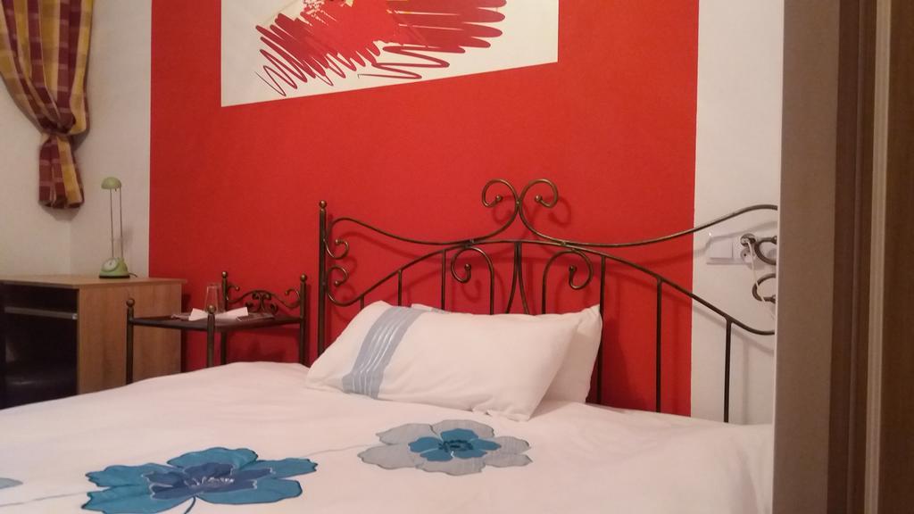 Hotel Villa Hubertus Кутно Экстерьер фото