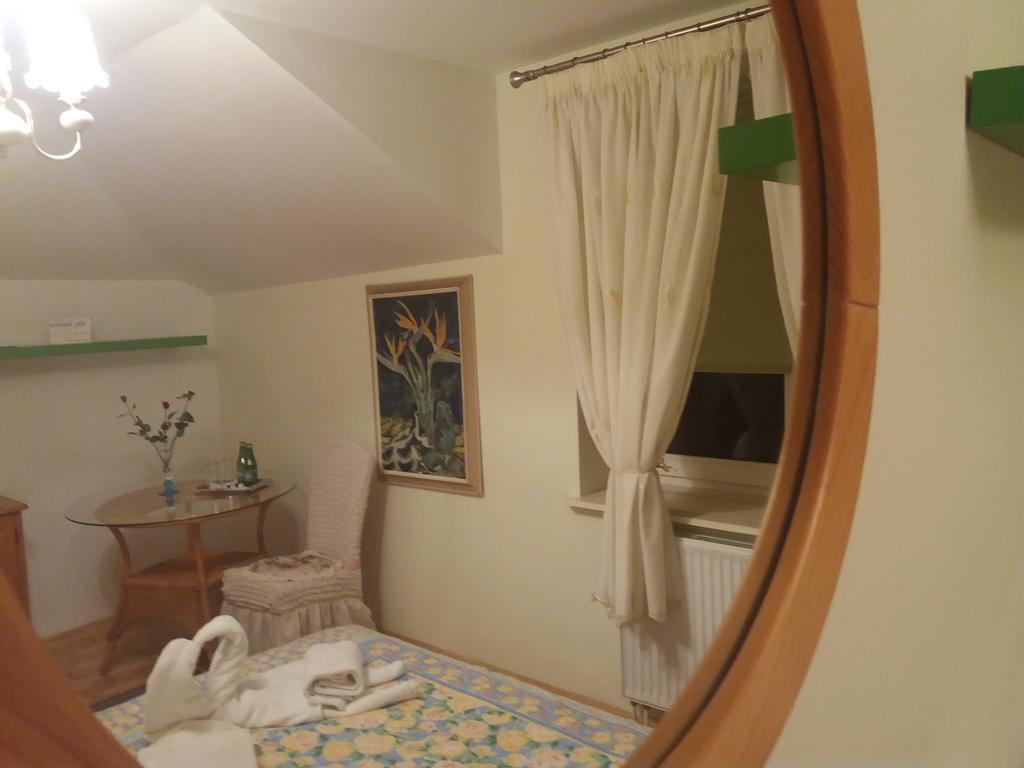 Hotel Villa Hubertus Кутно Экстерьер фото