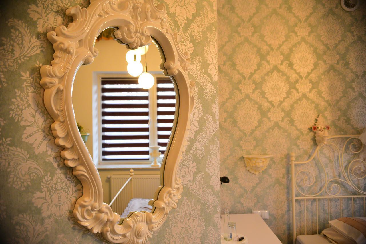Hotel Villa Hubertus Кутно Экстерьер фото