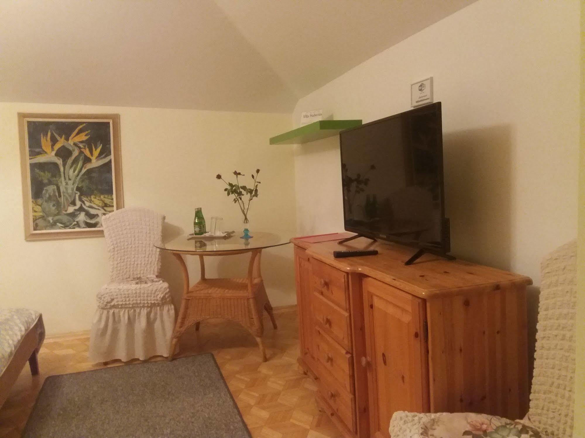 Hotel Villa Hubertus Кутно Экстерьер фото