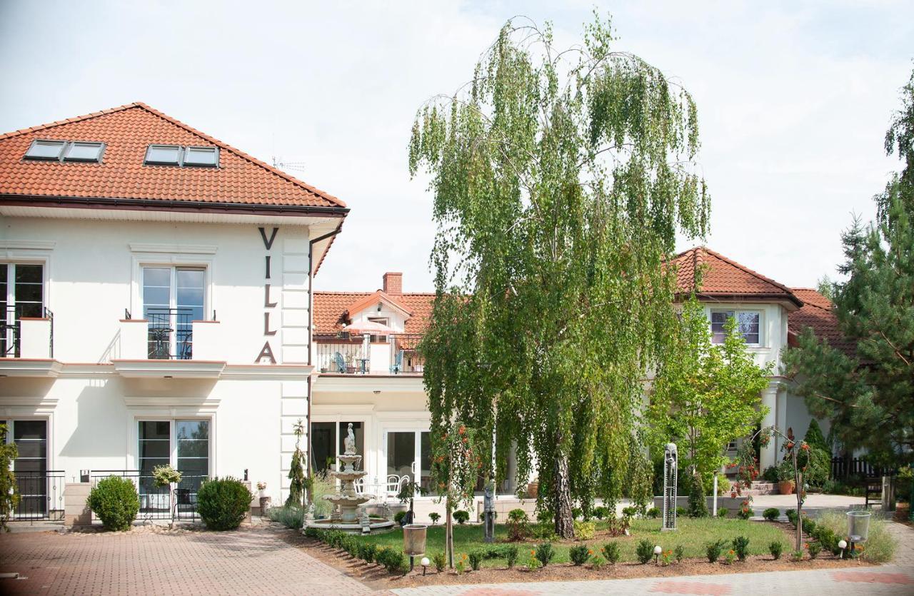 Hotel Villa Hubertus Кутно Экстерьер фото